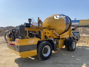 Camión Mezclador de Concreto Autocargable Portátil Xinyu de 3.5 Metros Cúbicos con Sistema Hidráulico Importado y Motor Yuchai - Product Image 6
