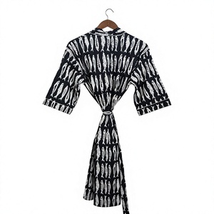 Robe longue en coton pour femmes, imprimé animal, motif poisson, manches courtes, col mandarin, vêtements de nuit décontractés d'été, fermeture à cordon - Product Image 1
