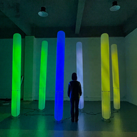 Colonne et cylindre gonflables LED RGB à logo personnalisé, pilier lumineux à changement de couleur avec souffleur pour festival de musique/installation artistique/scène