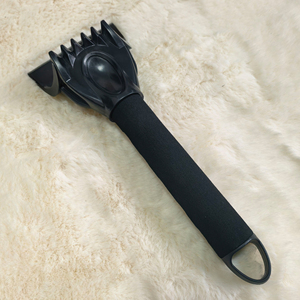 Grattoir à glace facile à utiliser pour le nettoyage de la glace et de la neige sur le pare-brise de la voiture - Product Image 1