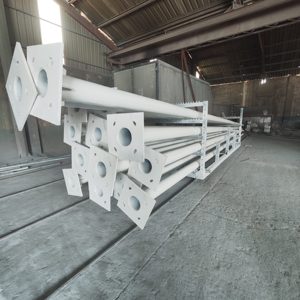 עמוד תאורת רחוב סולארית מפלדה מגולוונת, זרוע כפולה/בודדת, מחיר לפי גובה: 4 מ', 5 מ', 6 מ', 7 מ', 8 מ', 9 מ', 10 מ', 12 מ'. - Product Image 1