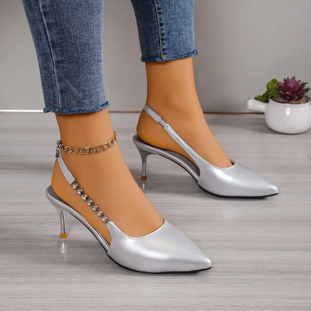 Yaz bayanlar sivri burun taklidi gümüş yüksek topuklu kadın ayakkabısı yeni sandalet mizaç stiletto topuklu kadın sandal
