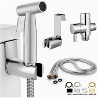 Ensemble de pulvérisateur de bidet portable chromé pour salle de bain, pistolet de pulvérisation pour toilettes avec tuyau et support, robinet d'angle pour le nettoyage des toilettes