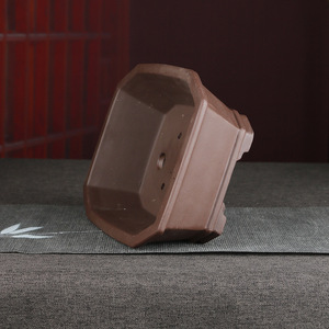 Pot à bonsaï d'intérieur classique en argile violette Yixing fait main avec motif sculpté à la main, écologique, durable, léger, avec trou de drainage - Product Image 2
