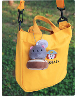 Pendentif en peluche série Chat sur souche d'arbre, super doux, multicolore, adorable chaton de dessin animé, porte-clés, breloque de sac à dos, cadeau pour machine à griffes
