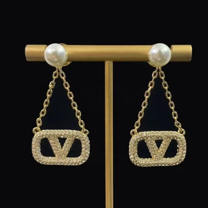 Fashion <strong>Fine</strong> 18k Gold Plated Statement Brand Pearl <strong>Stud</strong> <strong>Earring</strong> Jewelry Luxury Diamond Designer Hoop <strong>Earrings</strong> For Women - Product Image 2