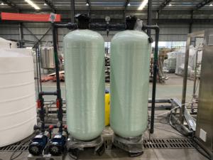 Système d'eau industriel 1000LPH RO/<span class=keywords><strong>DI</strong></span> avec moteur PLC de récipient à pression de pompe 220V-Garantie 1 an Unité d'eau ultra-pure - Product Image 2