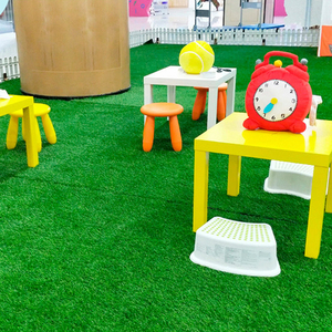 Gazon synthétique <span class=keywords><strong>de</strong></span> haute qualité personnalisé vert pour putting green, tapis <span class=keywords><strong>de</strong></span> gazon, paysage synthétique, plastique, gazon artificiel, mariage, <span class=keywords><strong>jardin</strong></span> extérieur - Product Image 5