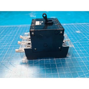 Protecteur de circuit Fuji CP33E/25D d'occasion – Pièces détachées d'équipement semi-conducteur de génération précédente - Product Image 4