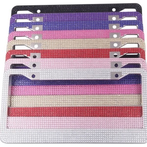 Ensemble personnalisé de 2 cadres de plaque d'immatriculation en acier inoxydable avec strass, livré dans un coffret cadeau de luxe, parfait comme cadeau - Product Image 2