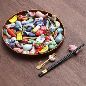 Petite Figurine Chinoise En Céramique Vaisselle De Bureau Fruit et Chat Animal Porte-Baguettes Repose Baguettes Céramique En Gros - Product Image 2