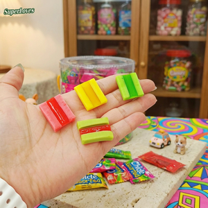SuperLoves Sweet Chicle Assortiment de Bubble Gum Emballage carré multicolore Chewing-gum rempli de fruits Vente en gros - Product Image 4