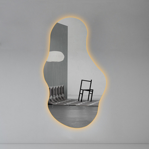 Miroir LED pleine longueur ondulé irrégulier sans cadre rétroéclairé avec interrupteur tactile sur pied pour chambre à coucher, salon, moderne, vente en gros - Product Image 4