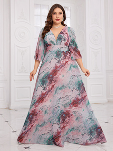 Robe de soirée élégante à col en V en mousseline de soie plissée à manches cloche, motif floral coupé au hasard, teinture par immersion, imprimé numérique de flou végétal - Product Image 4
