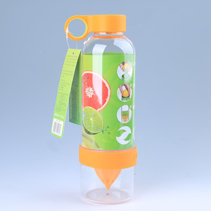 800ml Portable Leakproof <strong>Plastic</strong> <strong>Water</strong> <strong>Bottle</strong> Travel <strong>Drink</strong> Cup With Fruit Juicer Infuser <strong>Squeezer</strong>