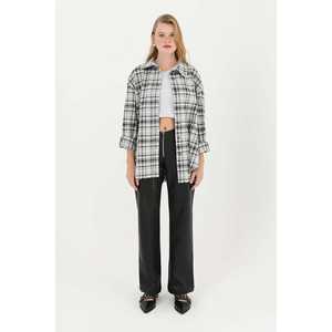 Chemise en flanelle à carreaux pour femmes, noire, boutonnée, style simple, à porter au quotidien - Product Image 6