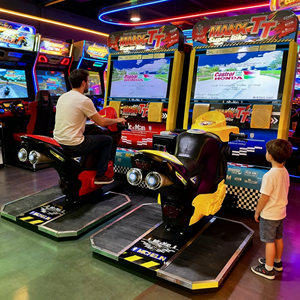 <span class=keywords><strong>Machine</strong></span> de course de jeu personnalisable et moto de jeu avec mouvement pour centre de divertissement intérieur - Product Image 1