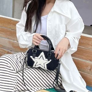 Bolso de Invierno de Ganchillo Estilo Boston para Mujer, Adorable y Esponjoso, con Detalles Bordados, Diseño de Cierre Abierto, Forro de Algodón, Color Sólido - Product Image 3
