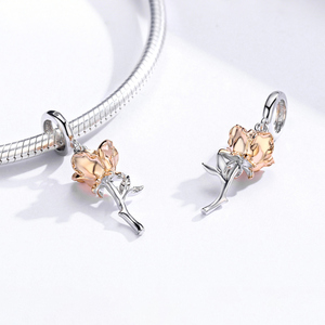 Pendentif en alliage plaqué or rose avec fleur, tige et feuilles argentées, romantique, pour cadeau unisexe - Product Image 3