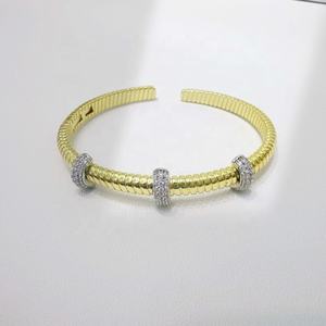 Pulsera Abierta Personalizada de Plata 925 con Baño de Oro de 14k, Estilo Hip Hop, para Mujer, Venta al por Mayor - Product Image 2