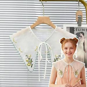 En stock: Cuello desmontable bordado Campanula, estilo Cottagecore, de encaje, tipo Dickey, retro Peter Pan, falso, tipo chal o capa. - Product Image 1