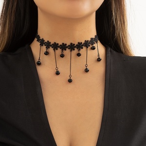 2024 nouveau collier de mode Vintage gothique dentelle florale clavicule chaîne collier Lolita simulé cristal <span class=keywords><strong>frange</strong></span> collier accessoires - Product Image 3