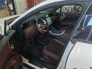 <span class=keywords><strong>Voiture</strong></span> d'occasion : Avatr 11 MAX 2025, SUV à autonomie étendue, conduite à gauche, blanc, rouge, sans accident, peinture d'origine, faible kilométrage - Product Image 5