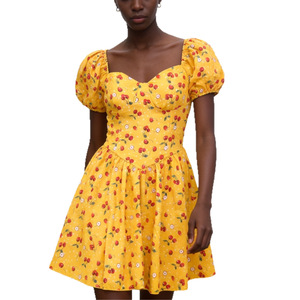 Robe longue en polyester extensible à imprimé cerises jaunes, taille naturelle, col cœur vintage, épaules dénudées, style décontracté - Product Image 1