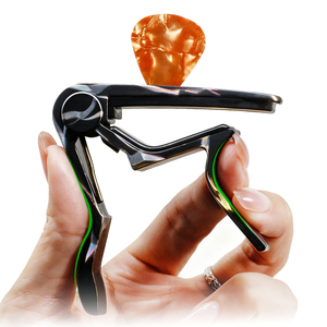 Capo <span class=keywords><strong>de</strong></span> Guitarra Multifuncional <span class=keywords><strong>de</strong></span> Aluminio <span class=keywords><strong>de</strong></span> Color Personalizado al por Mayor para Guitarras Clásicas y Acústicas/Ukelele/<span class=keywords><strong>Banjo</strong></span>/Mandolina - Product Image 5