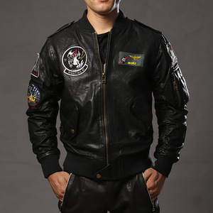 <span class=keywords><strong>Chaqueta</strong></span> de <span class=keywords><strong>Cuero</strong></span> de Oveja para <span class=keywords><strong>Hombre</strong></span> con Cuello Alto y Múltiples Etiquetas Bordadas - Product Image 1