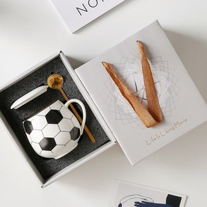 Mug à café en céramique en forme de ballon de football avec couvercle et cuillère, tasse à eau décorative pour la maison et le bureau, tasse à lait unique pour le bureau - Product Image 6