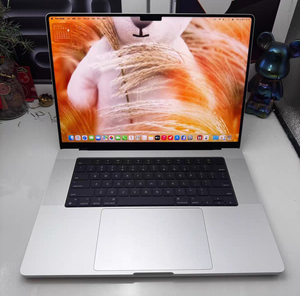 MacBook Pro มือสอง ขนาด 16.2 นิ้ว ปี 2023 รุ่น A2991 โน้ตบุ๊ก Apple M3 Pro 12 คอร์ แรม 18GB/36GB SSD 512GB หน้าจอ Liquid Retina XDR ขนาด 16.2 นิ้ว - Product Image 3