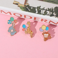 Le nouveau métal chaud épinglettes ballons enfants broche en gros mignon singe girafe badge personnalisé dessin animé animal émail doux broche