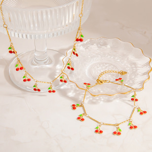 สร้อยข้อมือเชอร์รี่ชาร์มสำหรับผู้หญิงโทนสีทองดีไซน์ผลไม้เครื่องประดับฤดูร้อนเครื่องประดับแฟชั่น - Product Image 2