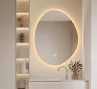 Miroir de salle de bain intelligent LED mural sans bordure, anti-buée, de forme irrégulière, moderne et personnalisé pour table de toilette d'hôtel