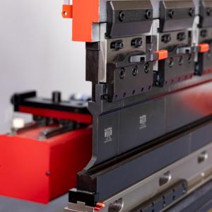 מערכת da53t 70t cnc אלקטרו הידראולי סרוו גיליון מתכת קיפול אוטומטי כיפוף המכונה על רכיב המנוע - Product Image 6