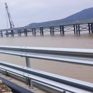 Barandilla de forma de onda galvanizada en baño caliente, barandilla Anticolisión de seguridad vial, carretera rural pintada con aerosol, 1: 2 - Product Image 1