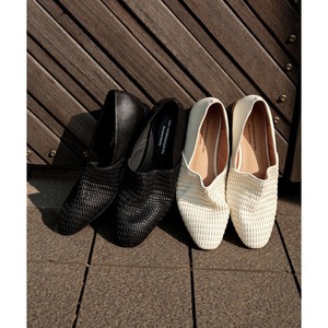 Chaussures plates blanches en tricot, neuves, à bout rond, confortables, mi-mollet, style old money, pour femmes - Product Image 3
