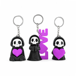 Nouveau produit imprimé en 3D très populaire : Porte-clés en forme de cœur de Grim Reaper mignon version Q, jouet d'Halloween - Product Image 1