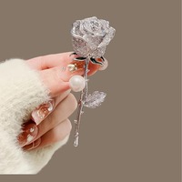 Bros bunga mawar warna emas elegan untuk wanita perempuan berlian imitasi aksesori pin bros wanita mewah