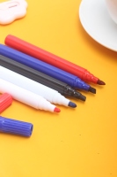 Stylo pour tableau blanc Jiuniu à pointe large, grande capacité, séchage rapide, à base d'huile, en matériau PP, imperméable, modèle YZ-500, très vendu
