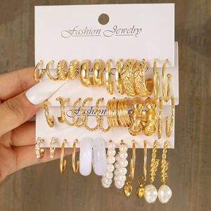 Europe and the United States <b>cross</b>-border new personality metal twist chain spiral ear <b>ring</b> imitation pearl earrings set - Product Image 1