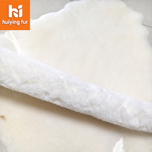 Pelliccia Naturale di Pecora Tosata con Pelo Denso e Uniforme che Offre una Sensazione Morbida e Confortevole al Tatto - Product Image 1