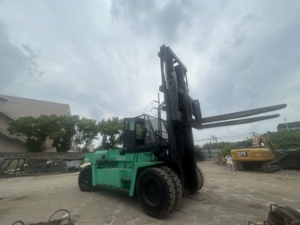 รถยกดีเซล Mitsubishi FD300 มือสอง ขนาด 30 ตัน สำหรับงานหนัก ใช้ในท่าเรือและลานจัดเก็บตู้คอนเทนเนอร์ - Product Image 3