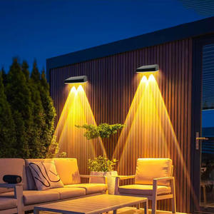 مصباح سياج شمسي 2 ليد، أضواء خارجية للحديقة والممرات والسلالم والجدران، مقاوم للماء مع تشغيل وإيقاف تلقائي، إضاءة تعمل بالطاقة الشمسية - Product Image 2