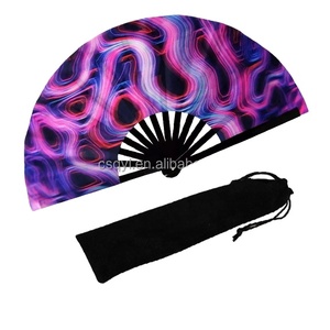 Abanico de mano de bambú personalizado de 33 cm con logo, ideal para fiestas, grandes, con efecto sonido, estilo Kung Fu, Pride y Rave, con diseño arcoíris. - Product Image 1