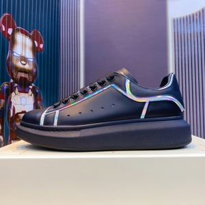 Chaussures de skate décontractées en cuir pour femmes, plates, personnalisées, noires, à lacets, tendance, et chaussures de sport Alexand pour hommes - Product Image 4