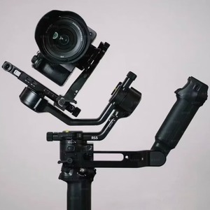 Stabilisateur de cardan professionnel 3 axes <span class=keywords><strong>Ronin</strong></span> DS 5 Combo avec charge utile de 6,6 lb, suivi automatique de tout, pour appareils photo reflex numériques et hybrides - Product Image 2