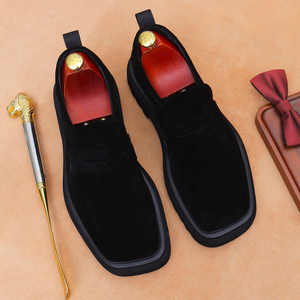 รองเท้าบูทหนังแท้ผู้ชายดีไซน์คลาสสิคล่าสุด ประจำฤดูใบไม้ร่วง-ฤดูหนาว ปี 2025 สวมใส่สบาย เหมาะสำหรับทำงาน กันน้ำ กันลื่น สวมแบบสลิปออน - Product Image 1