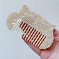 Qianjin Logo personnalisé en gros écaille de tortue chat peigne acétate de cellulose large dent marbre peigne à cheveux pour un démêlage facile